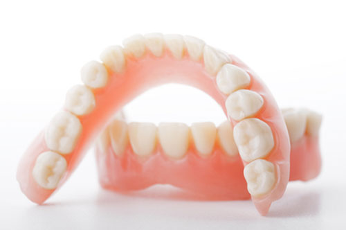 5 Reasons to Get Implants With Your Dentures