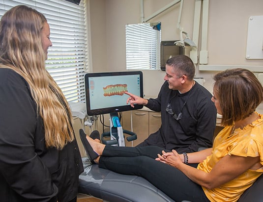 Create a New Smile With Smile Makeovers